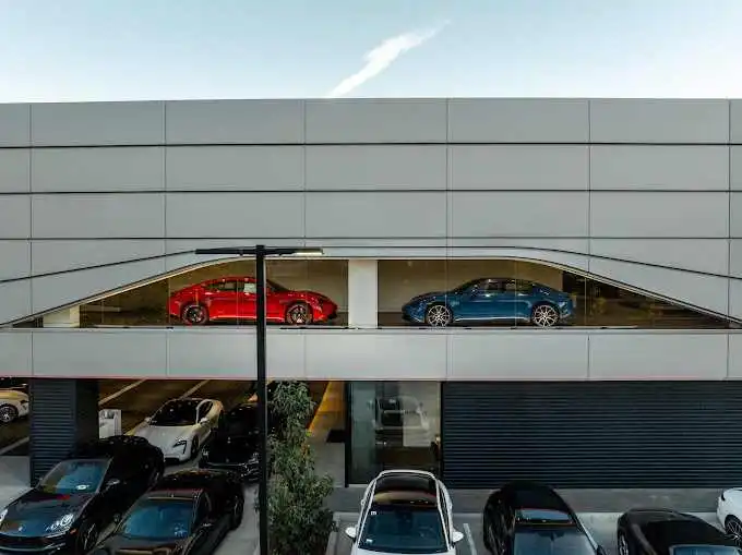 Porsche Woodland Hills